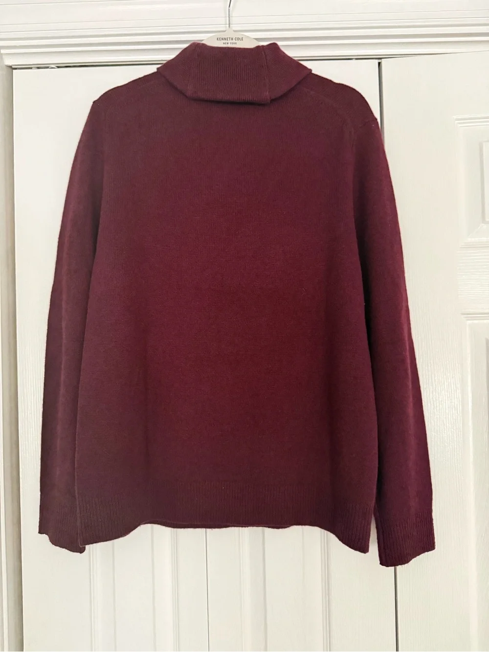 Banana Republic Men's V-Neck Shawl Sweater - Wine